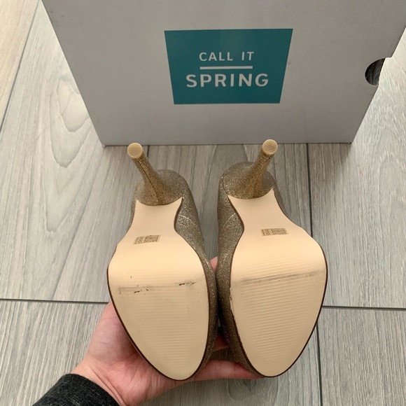 BNIB Call It Spring Dajani Sparkle Gold Pump Heels Sz 6 - Picture 5 of 7